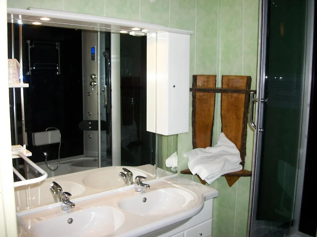 ***  Hotel Restaurant Lancheton Saint-Julien-Mont-Denis France